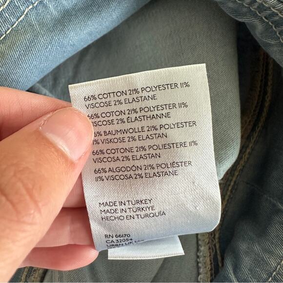 NWT We The Free In My Feelings Light Wash Mid Rise Crop Bootcut Jeans XS - Picture 7 of 9